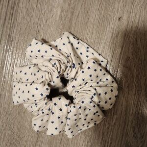 🐻 Hair Scrunchie
